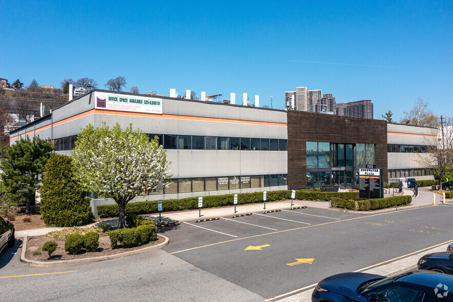 Primary Photo Of 725 River Rd, Edgewater Medical For Lease