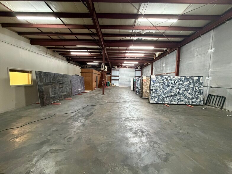 More Photos Of 2601 Lexington St, Kenner Warehouse For Sale