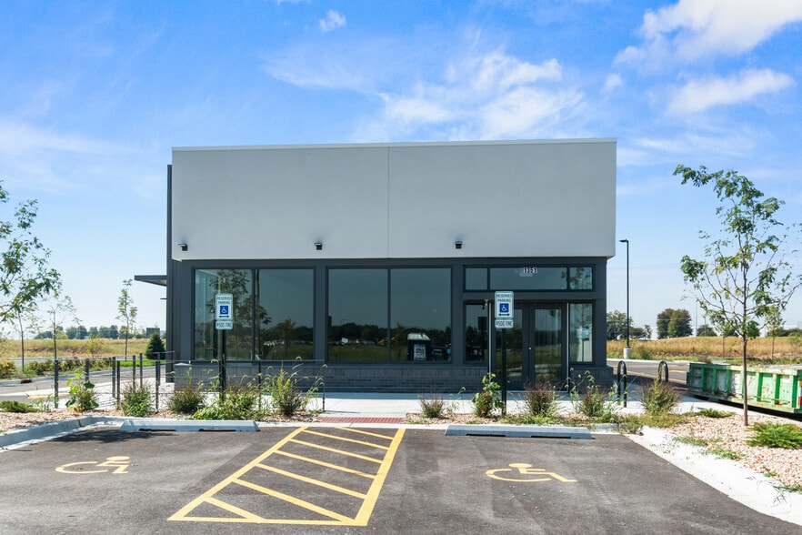 More Photos Of 1351 Shale Rd, Joliet Fast Food For Sale