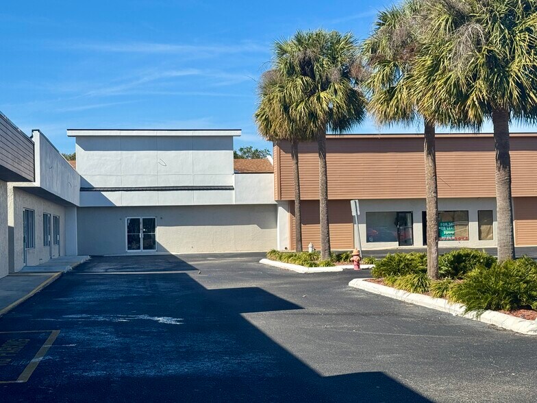 More Photos Of 39918-39936 US Highway 19 N, Tarpon Springs General Retail For Lease