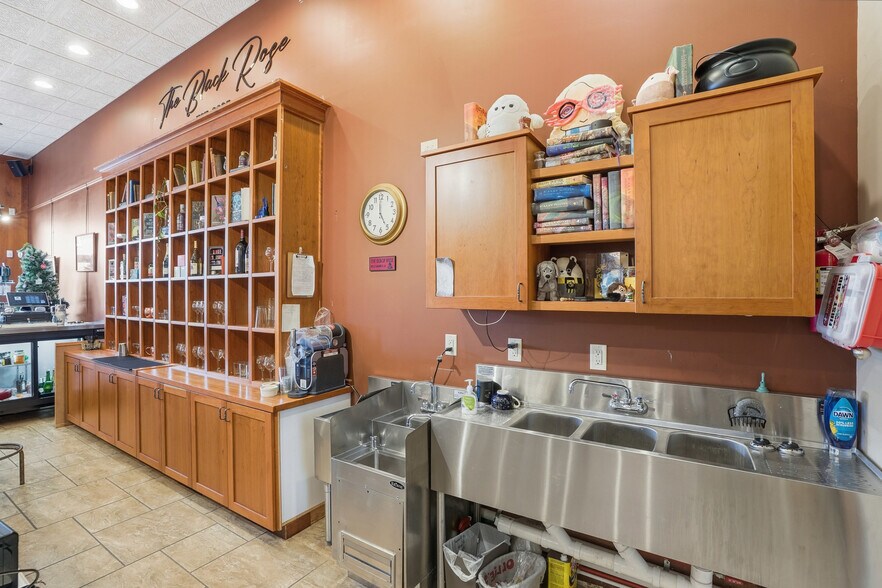 More Photos Of 116 W Main St, West Branch General Retail For Sale