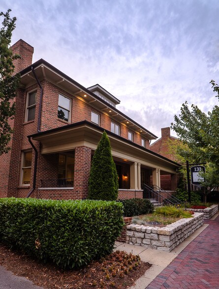 More Photos Of 131 3rd Ave N, Franklin Office For Lease