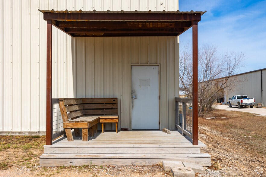 More Photos Of 9450 Ranch Road 2243, Leander Light Distribution For Lease