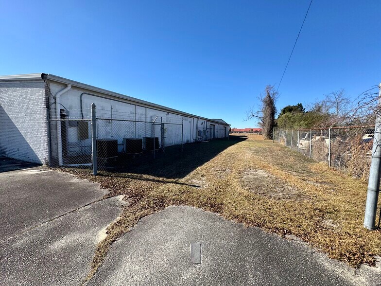 More Photos Of 435 Georgetown hwy, Johnsonville Self Storage For Sale