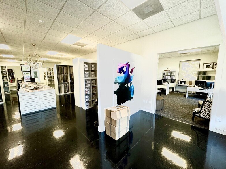 More Photos Of 1190 Pine Ridge Rd, Naples Medical For Lease