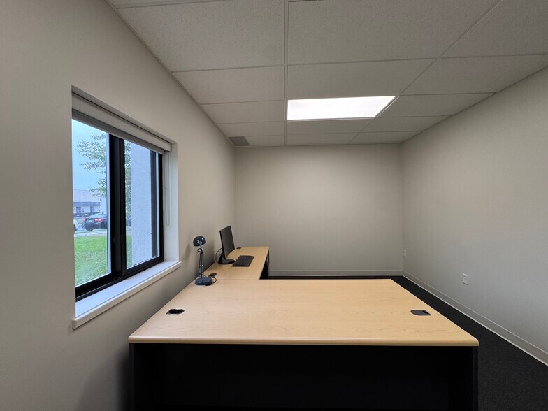 More Photos Of 2378 Wilshire Blvd, Mound Warehouse For Lease