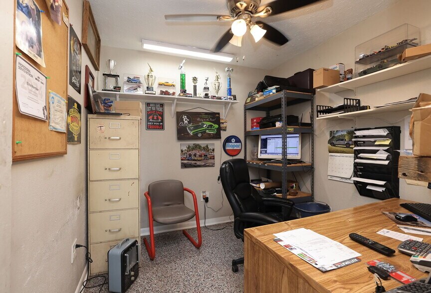 More Photos Of 17163 Rabon Chapel Rd, Montgomery Service For Sale