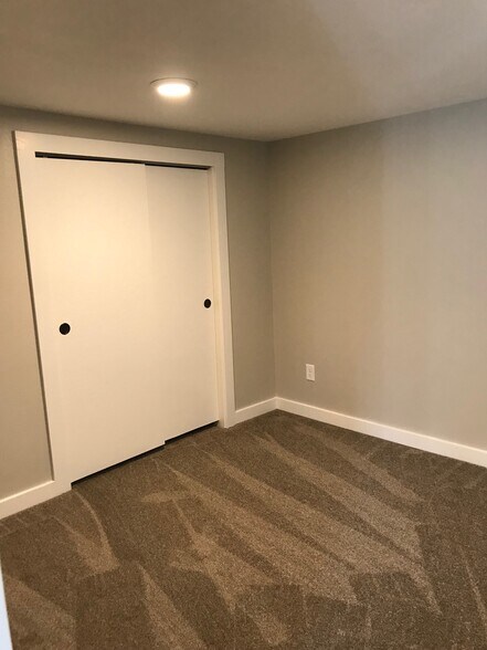 More Photos Of 1035 SE 14th Ave, Portland Apartments For Sale