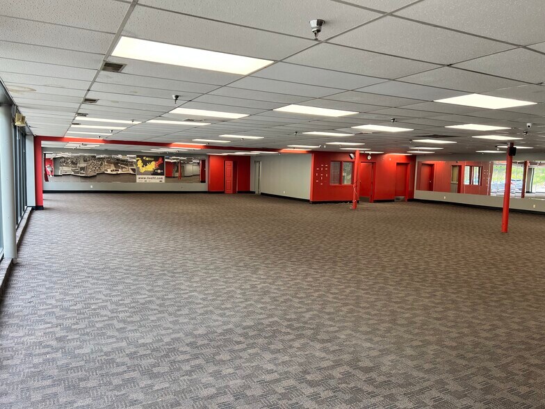 More Photos Of 7725 Mcknight Rd, Pittsburgh General Retail For Sale