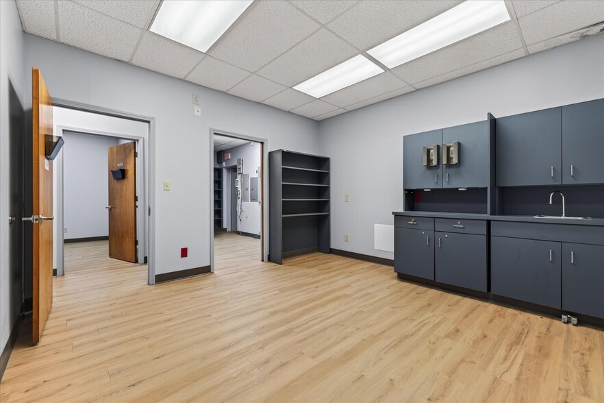 More Photos Of 2143a-2145 Old Ashland City Rd, Clarksville Freestanding For Lease