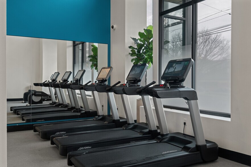 More Photos Of 104 12th Ave, Seattle Apartments For Lease