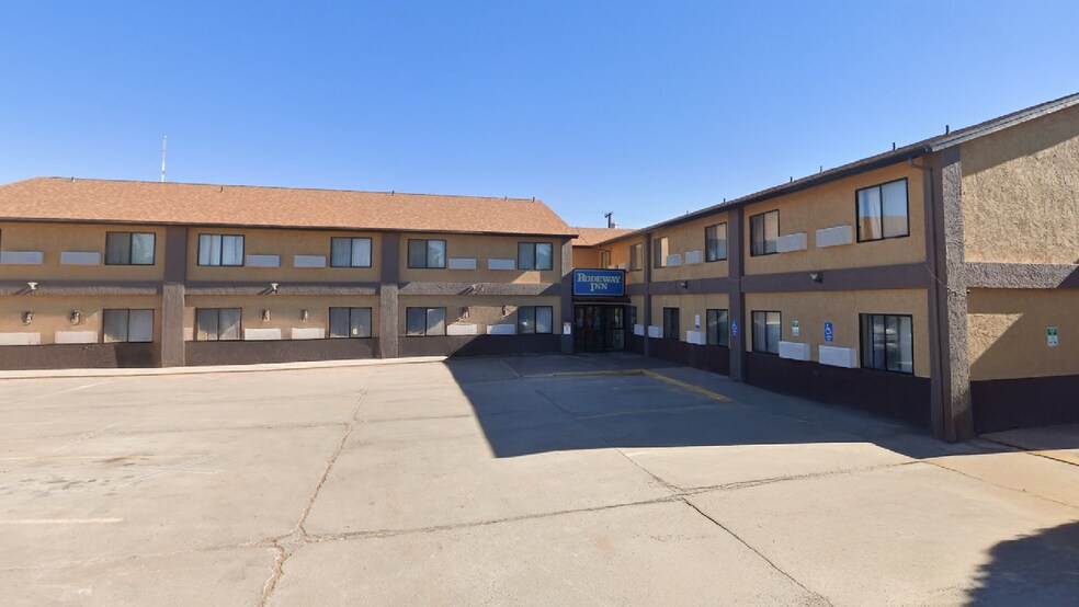 More Photos Of 1916 W 3rd St, Winslow Hotel For Sale