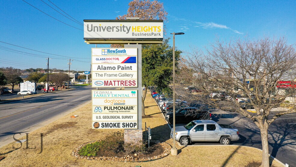 More Photos Of 5563 Dezavala Rd, San Antonio Showroom For Lease