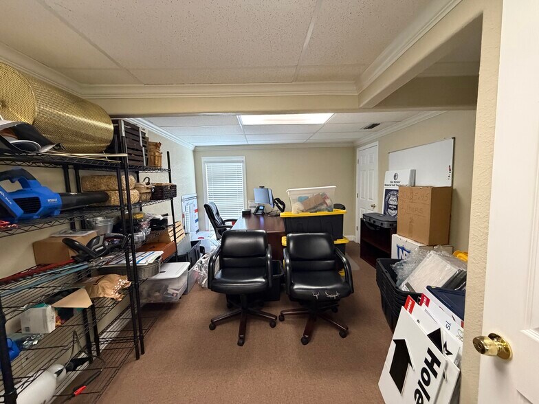 More Photos Of 1302 W Busch Blvd, Tampa Office For Sale