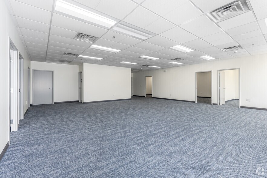 More Photos Of 6930 San Tomas Rd, Elkridge Warehouse For Lease