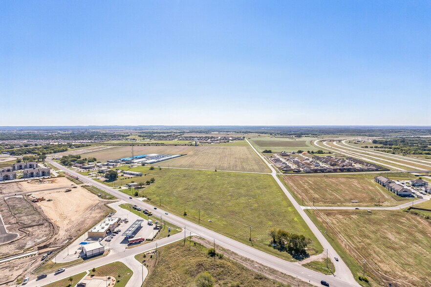 More Photos Of 2100 San Antonio Street, Lockhart Land For Sale