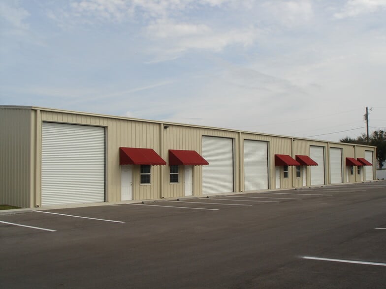 Primary Photo Of 1220 Huffstetler Dr, Eustis Warehouse For Lease