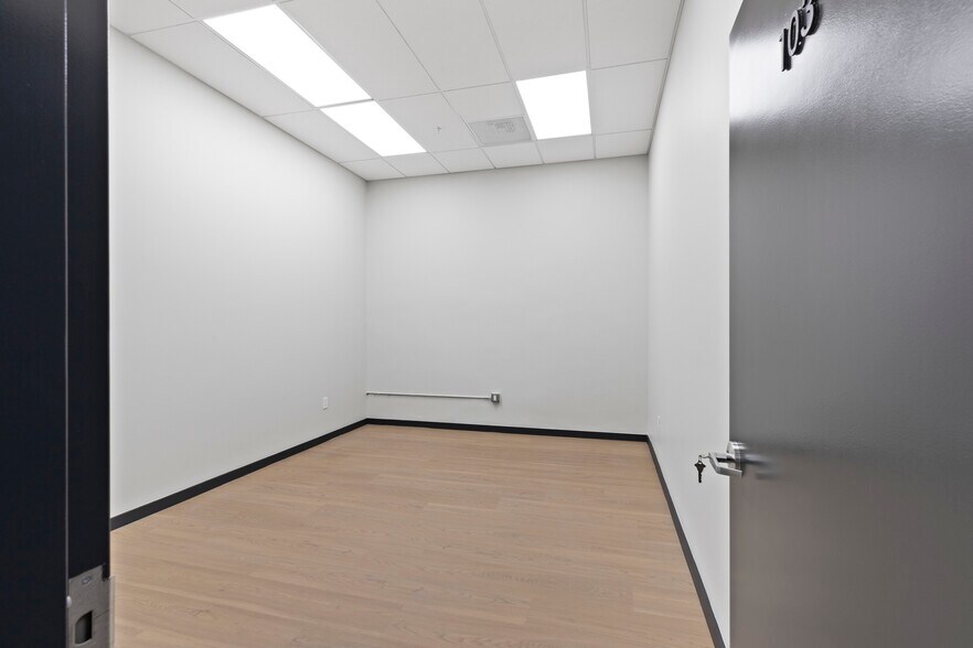 More Photos Of 939 10th St, Modesto Storefront Retail Office For Lease