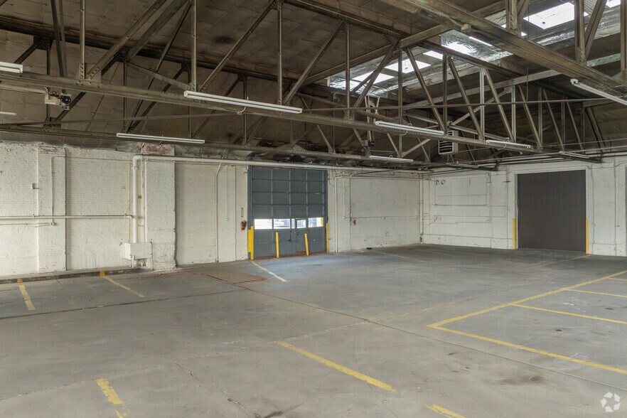 More Photos Of 6629 S Wentworth Ave, Chicago Warehouse For Lease