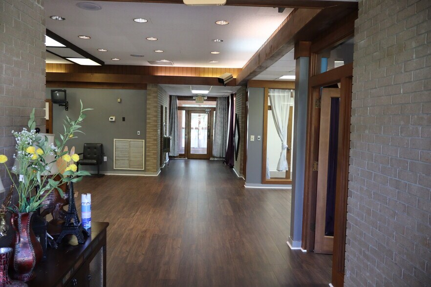 More Photos Of 253 E Savannah St, Calhoun Falls Freestanding For Sale