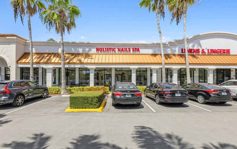 More Photos Of 2200-2222 Glades Rd, Boca Raton Unknown For Lease