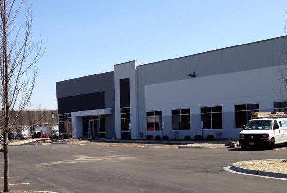 More Photos Of 2800 W Lake St, Melrose Park Distribution For Lease