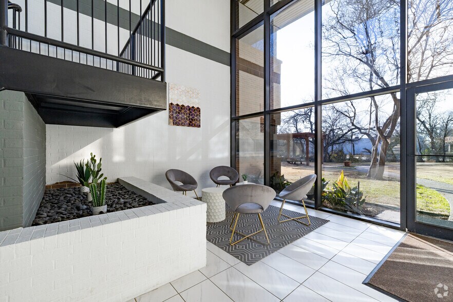 More Photos Of 200 Chisholm Pl, Plano Office For Lease