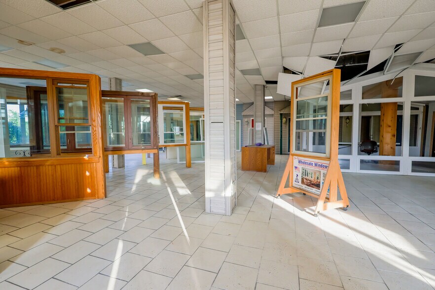 More Photos Of 11830 Shaver Rd, Schoolcraft Freestanding For Sale