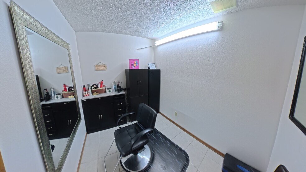 More Photos Of 1055 W Pioneer Pky, Grand Prairie Medical For Lease