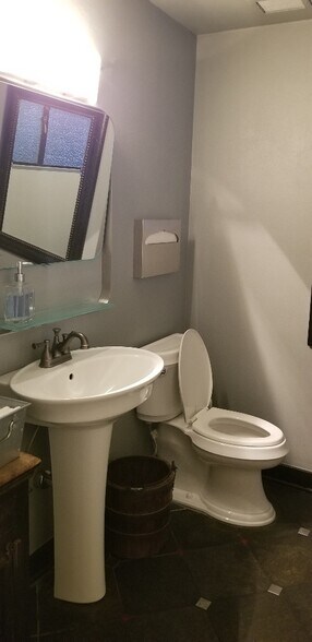 More Photos Of 536 5th Ave W, Seattle Office Residential For Sale