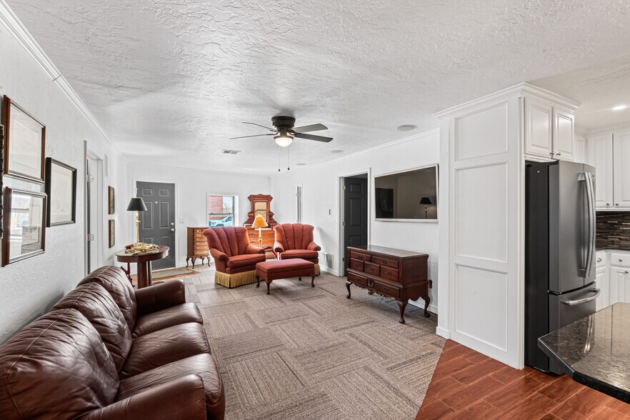 More Photos Of 410 W Harrison Ave, Guthrie Freestanding For Sale