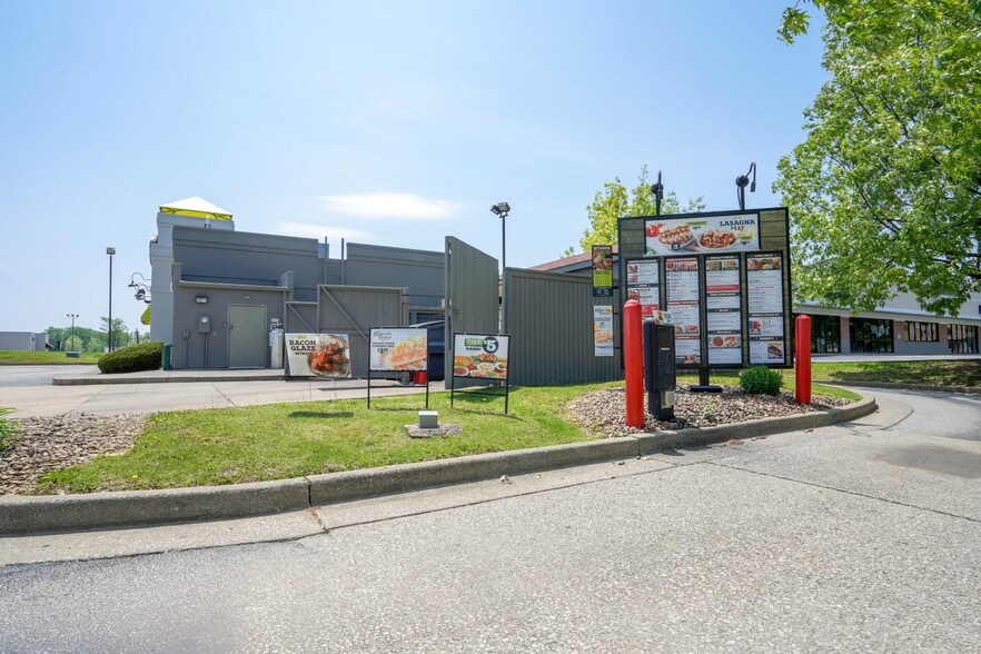 More Photos Of 5232 Weston Rd, Evansville Restaurant For Sale