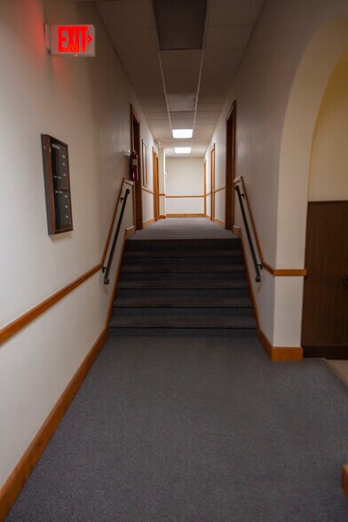 More Photos Of 39 Park Pl, Englewood Office For Lease