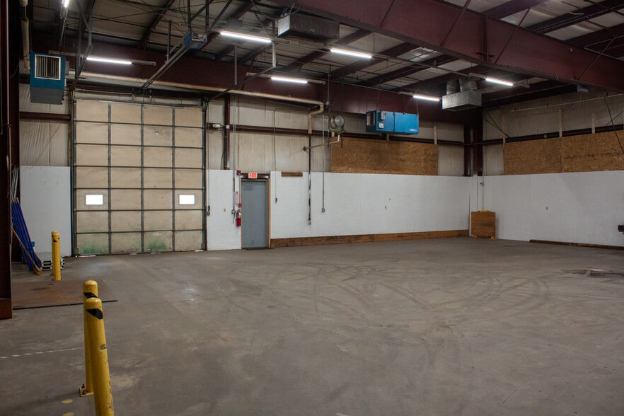 More Photos Of 10 Bartlett St, Allenstown Light Manufacturing For Lease
