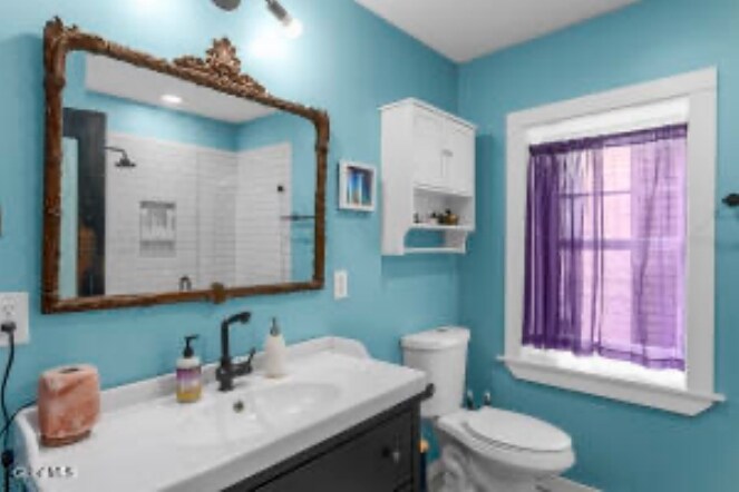 More Photos Of 147 4th St, Troy Storefront Retail Residential For Sale