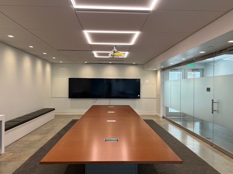 More Photos Of 18635 Sutter Blvd, Morgan Hill Research And Development For Lease