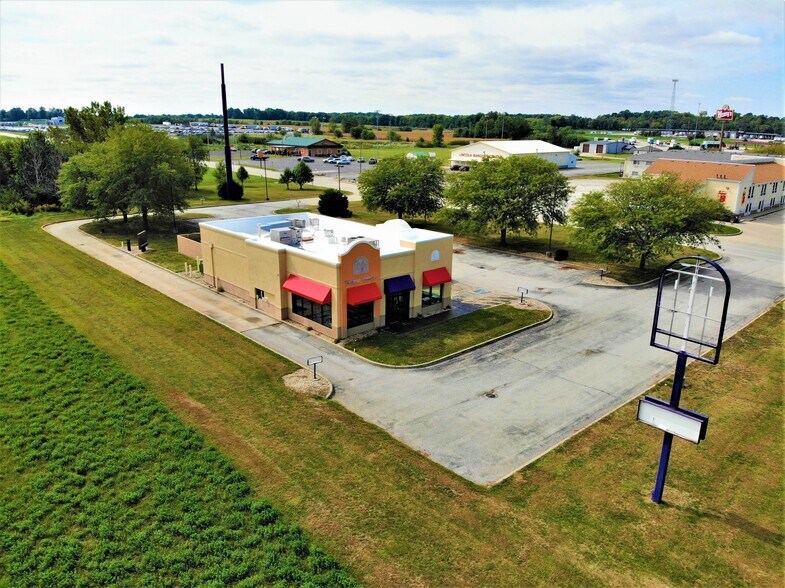 More Photos Of 2775 Woodlawn Rd, Lincoln Fast Food For Sale