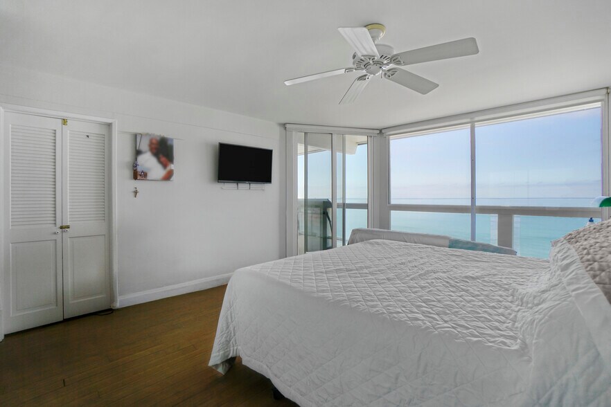 More Photos Of 11914 Beach Club Way, Malibu Multifamily For Sale