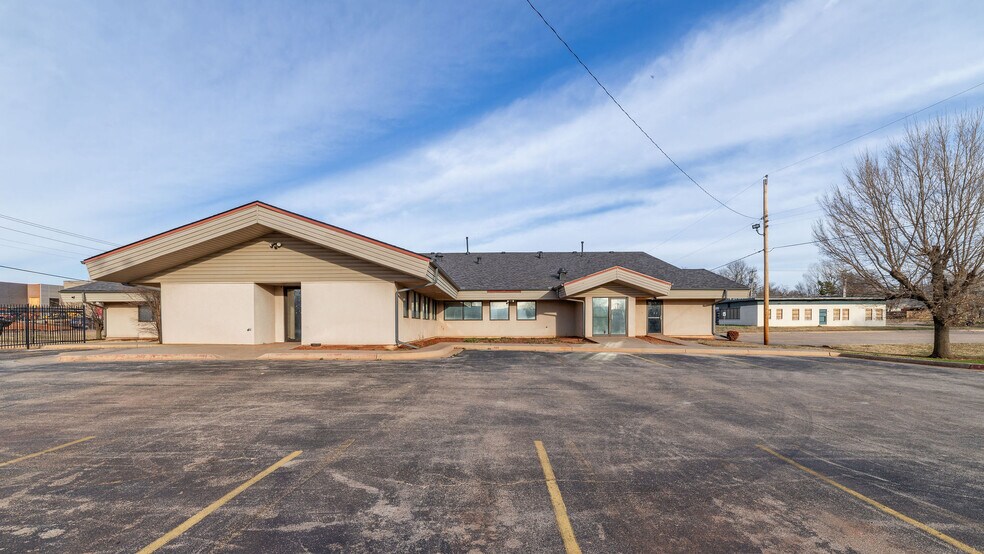 More Photos Of 744 SE 25th St, Oklahoma City Medical For Lease