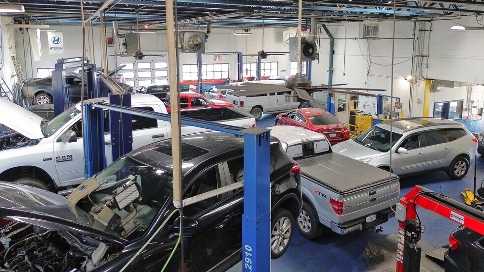 More Photos Of 5000 W Cermak Rd, Cicero Auto Repair For Sale