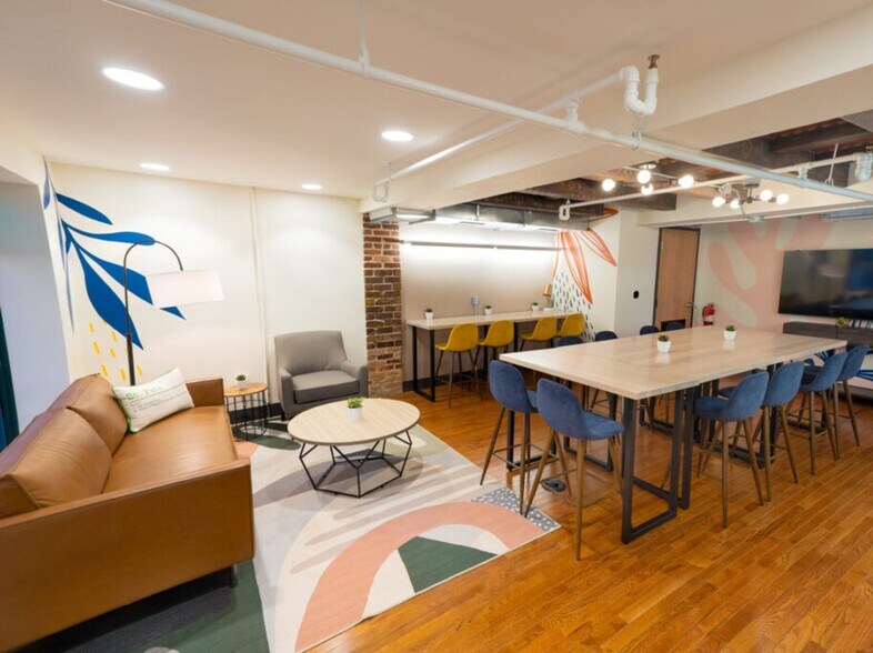 More Photos Of 15 8th St, Saint Petersburg Loft Creative Space For Sale