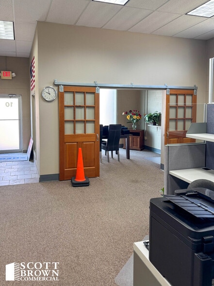 More Photos Of 748 S Sherman St, Richardson Office For Lease
