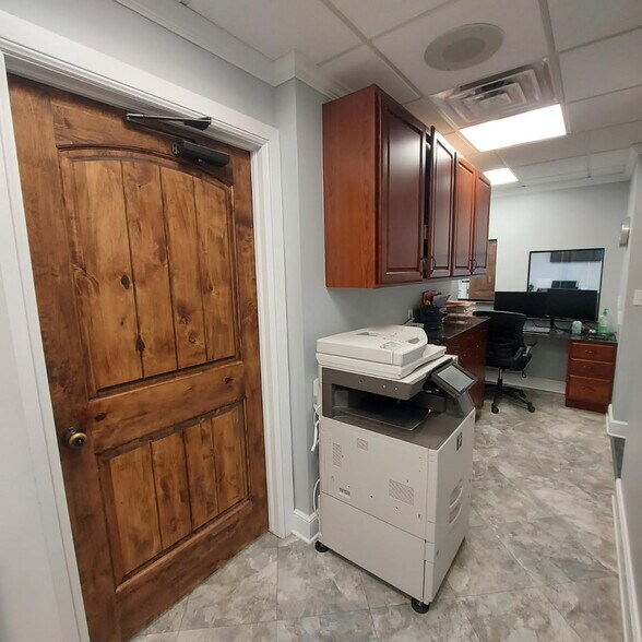 More Photos Of 6112-6122 E 61st St, Tulsa Medical For Sale