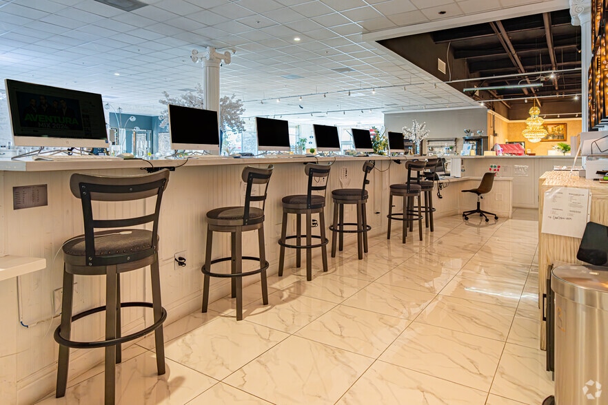 More Photos Of 3792 Ming Ave, Bakersfield Freestanding For Sale