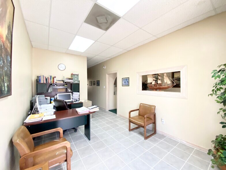 More Photos Of 3102 E Business 83, Weslaco Office For Lease