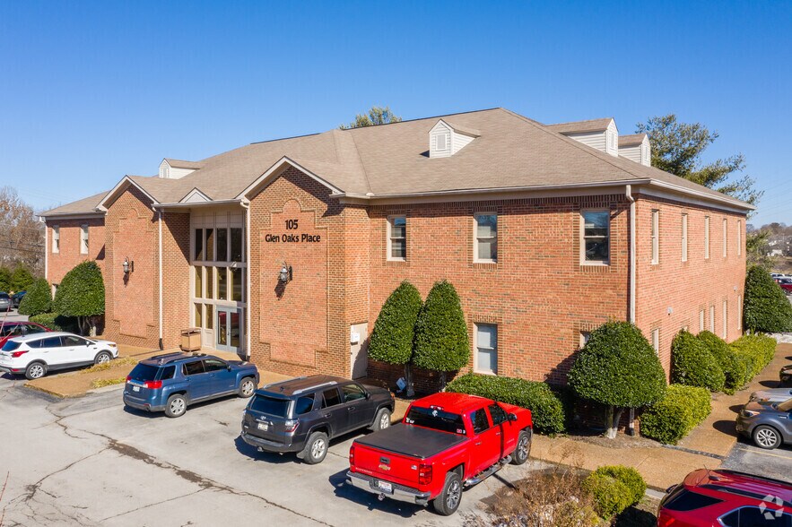 More Photos Of 105 Glen Oak Blvd, Hendersonville Medical For Lease