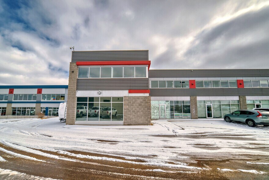 More Photos Of 9050 22 Av SW, Edmonton Showroom For Sale