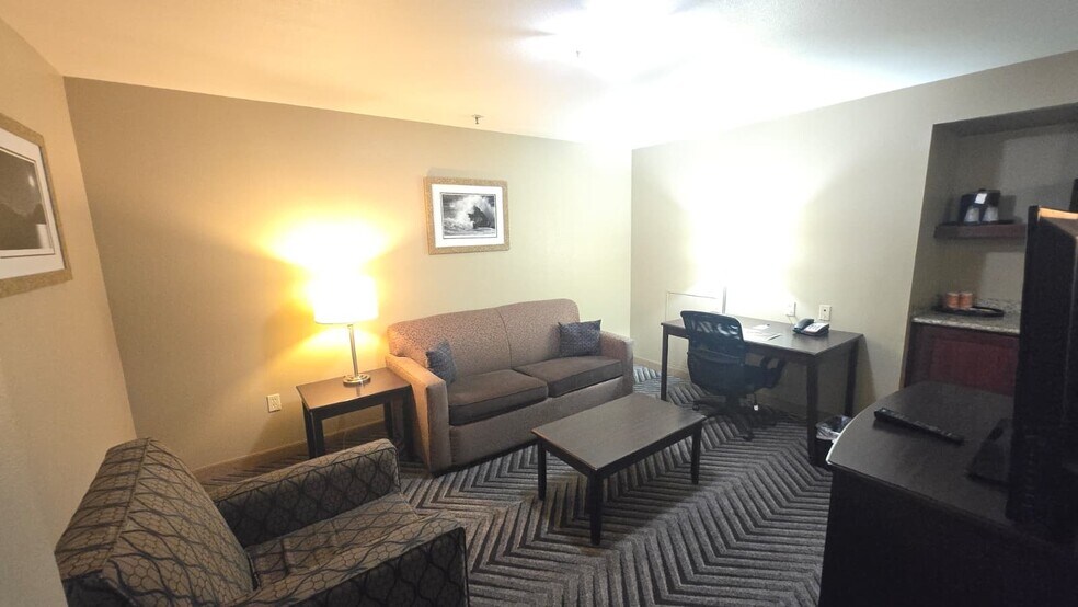 More Photos Of 2356 Stockton Blvd, Sacramento Hotel For Sale