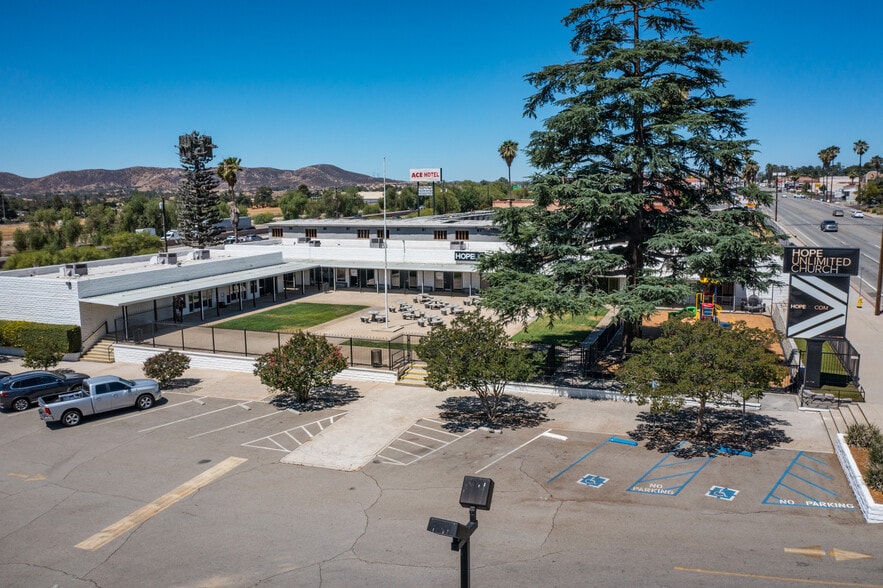 More Photos Of 1170 W Ramsey St, Banning Freestanding For Lease