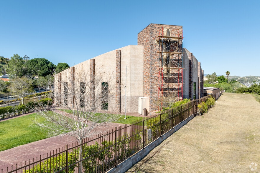 More Photos Of 17180 Soledad Canyon Rd, Canyon Country Religious Facility For Sale